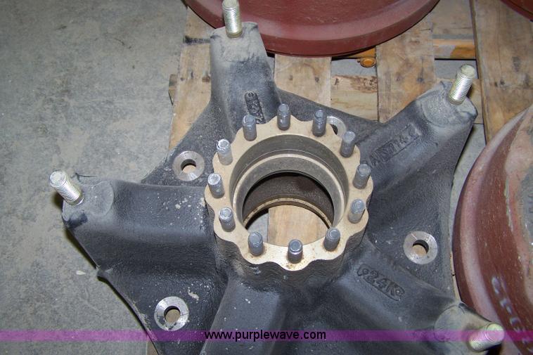 image for item 7415 Assorted automotive parts