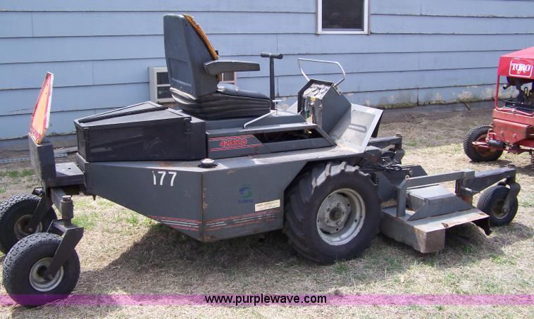 image for item 7474 Grazer G4200CD zero turn mower