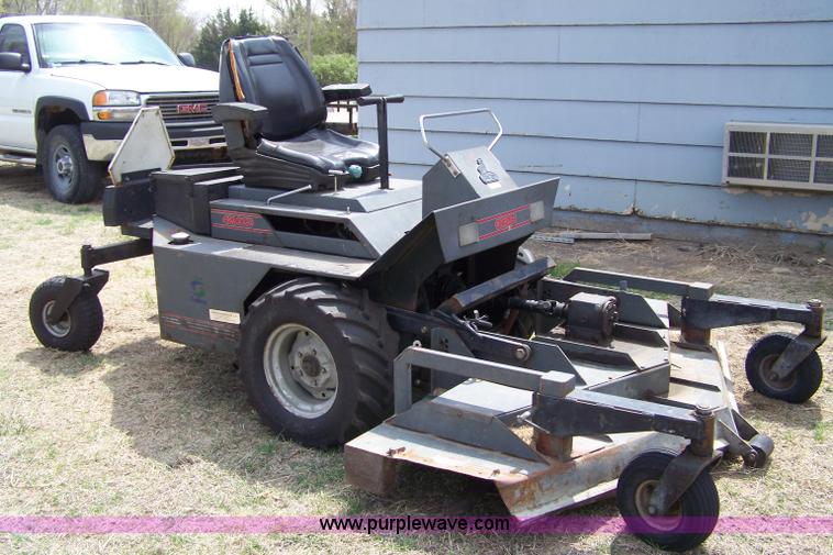 image for item 7474 Grazer G4200CD zero turn mower