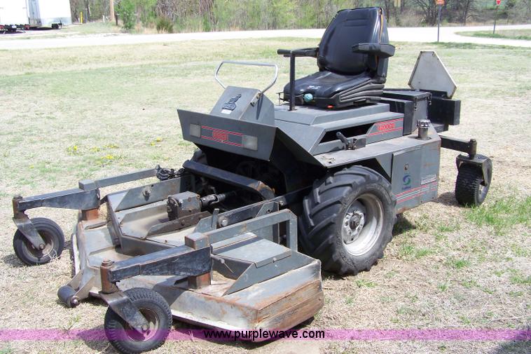 image for item 7474 Grazer G4200CD zero turn mower