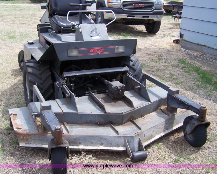 image for item 7474 Grazer G4200CD zero turn mower