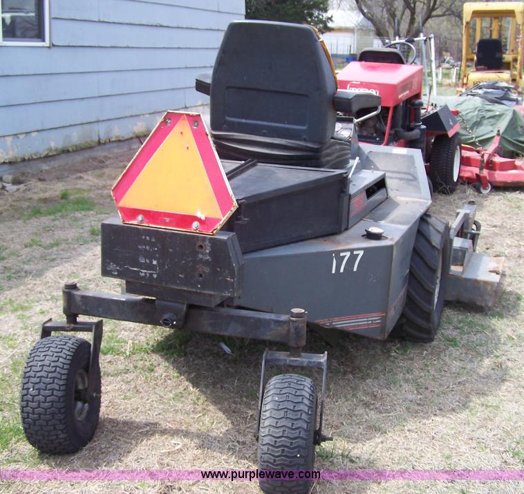 image for item 7474 Grazer G4200CD zero turn mower