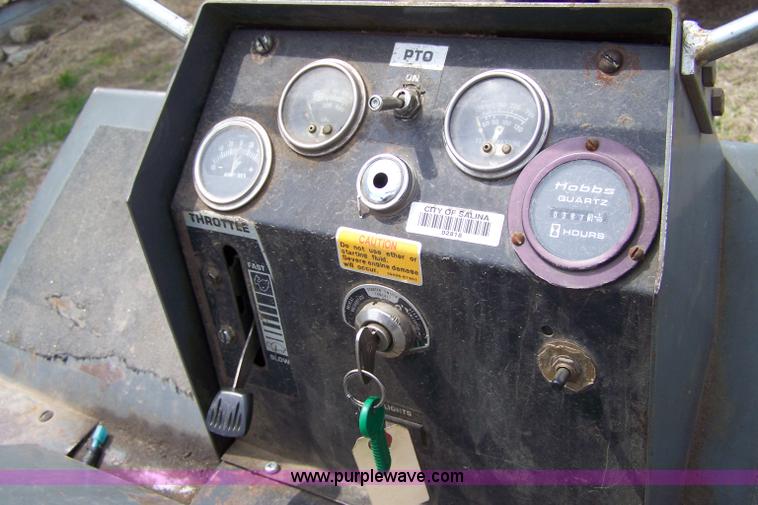 image for item 7474 Grazer G4200CD zero turn mower