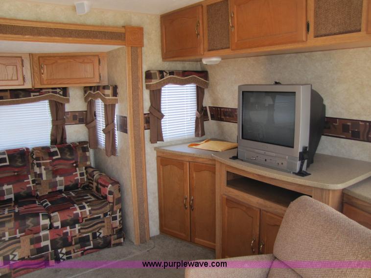 image for item 8465 2007 Salem camper travel trailer