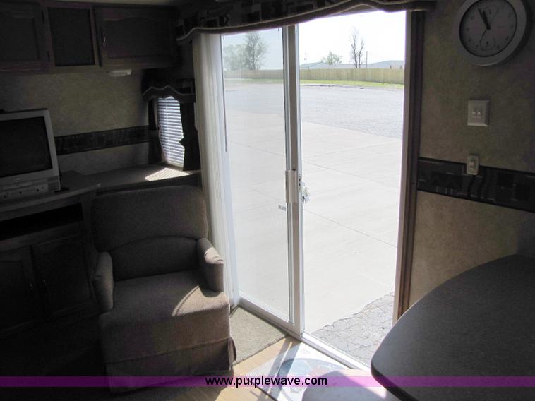 image for item 8465 2007 Salem camper travel trailer