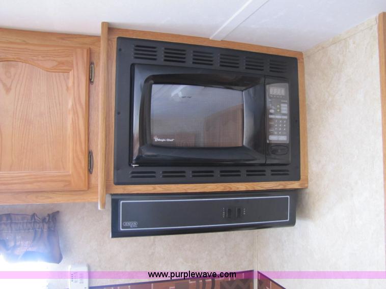 image for item 8465 2007 Salem camper travel trailer