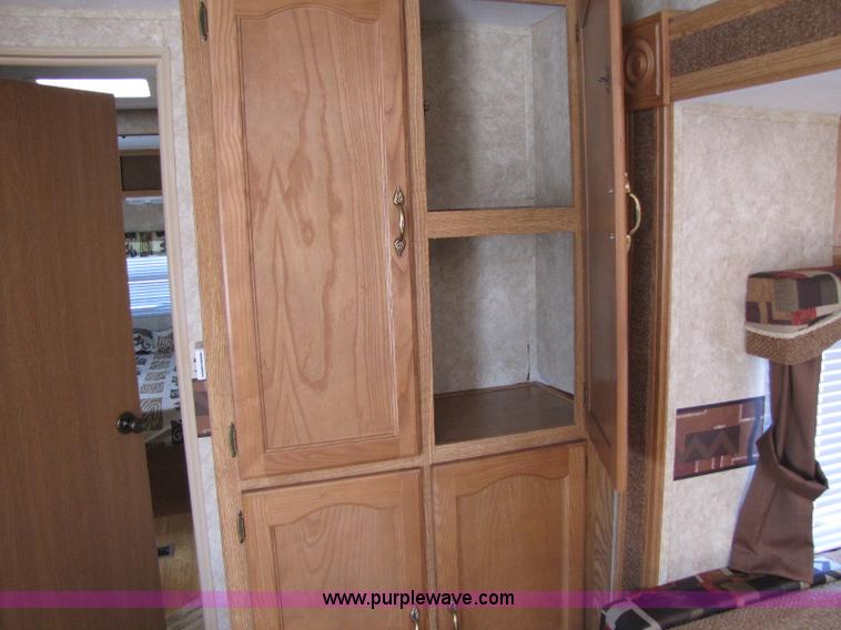 image for item 8465 2007 Salem camper travel trailer