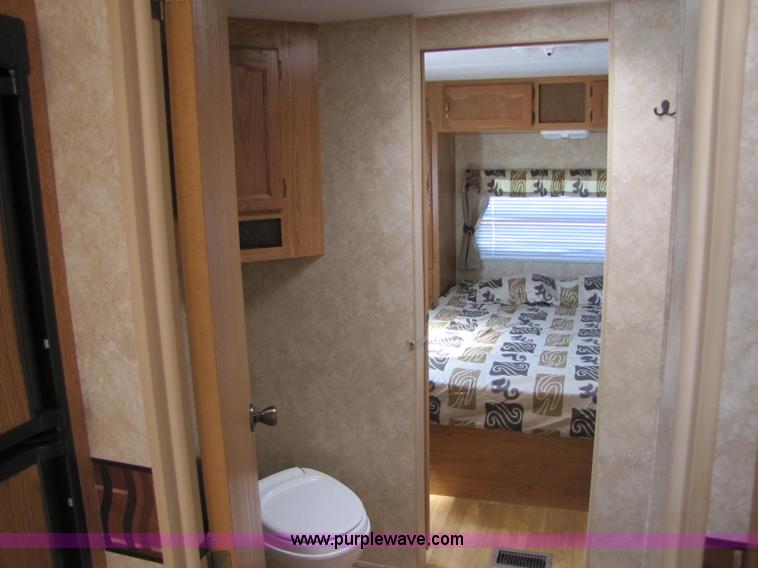image for item 8465 2007 Salem camper travel trailer
