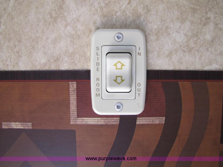 image for item 8465 2007 Salem camper travel trailer