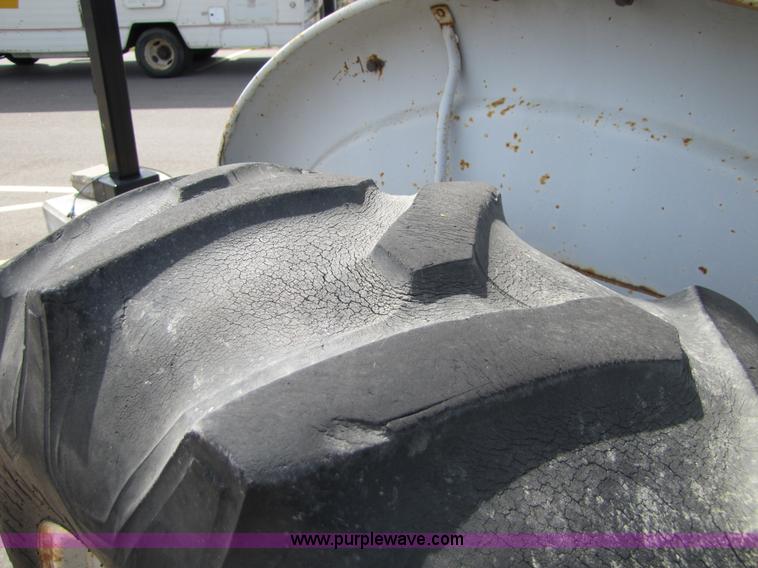 image for item 8570 1978 Ford 3600 tractor