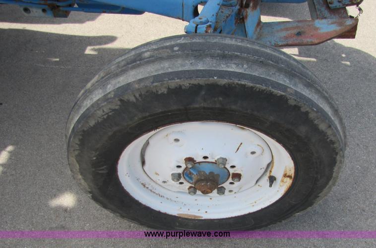 image for item 8570 1978 Ford 3600 tractor