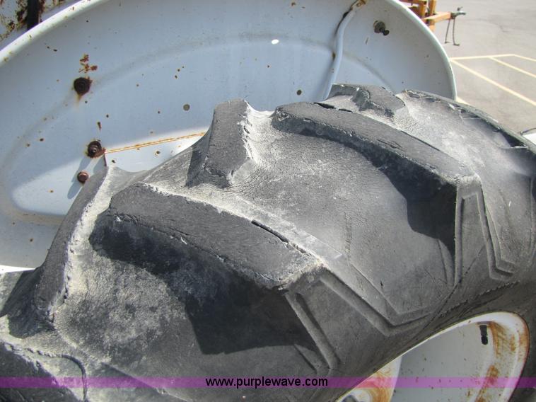 image for item 8570 1978 Ford 3600 tractor