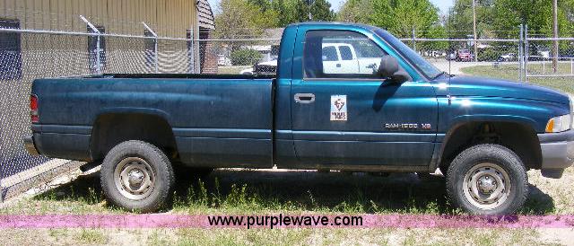 image for item 8611 1999 Dodge Ram 1500 pickup truck