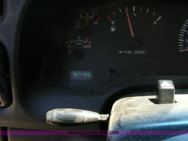 image for item 8611 1999 Dodge Ram 1500 pickup truck