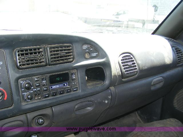 image for item 8611 1999 Dodge Ram 1500 pickup truck