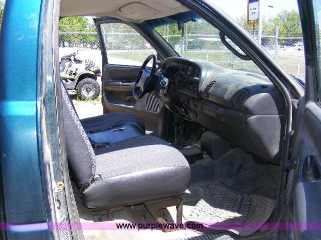 image for item 8611 1999 Dodge Ram 1500 pickup truck