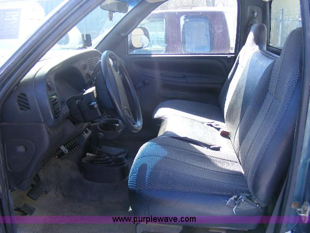 image for item 8611 1999 Dodge Ram 1500 pickup truck