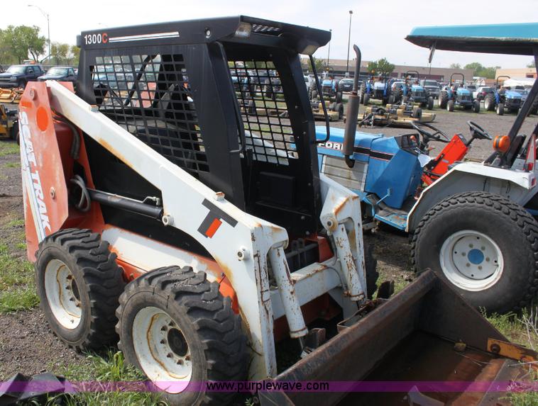 image for item 6238 1995 Scat Track 1300C skid steer
