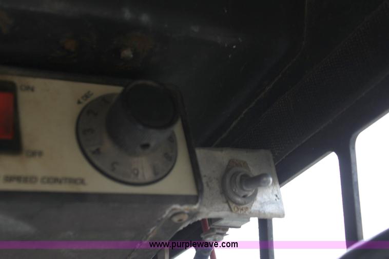 image for item 6241 1994 Bobcat 543B skid steer