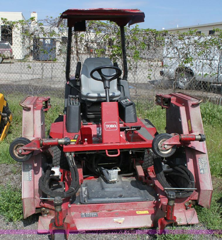 image for item 6242 2004 Toro Groundsmaster 4100-D lawn mower