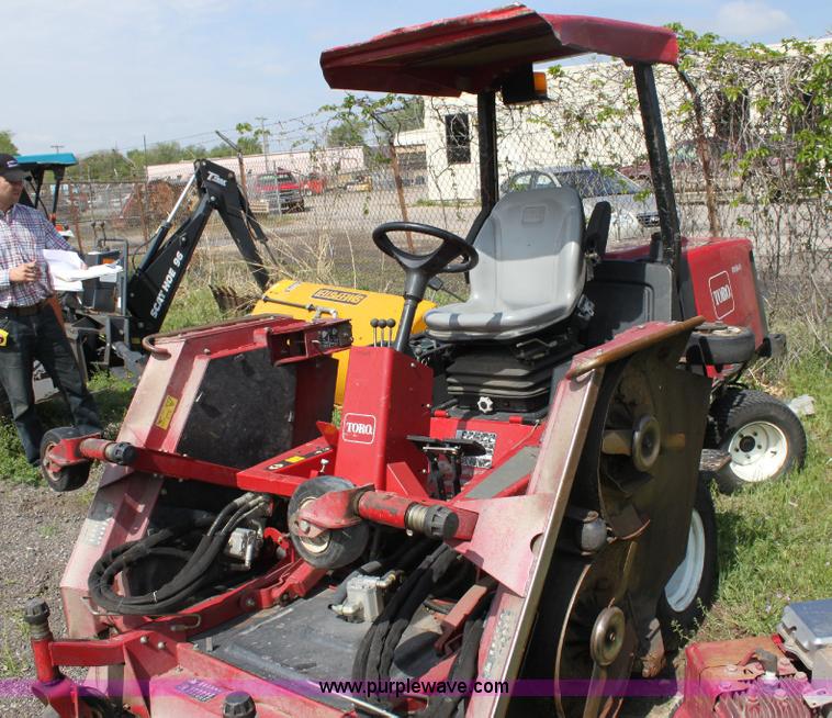 image for item 6242 2004 Toro Groundsmaster 4100-D lawn mower