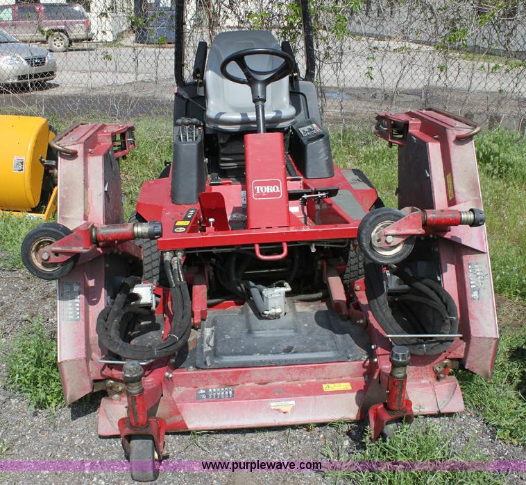 image for item 6242 2004 Toro Groundsmaster 4100-D lawn mower