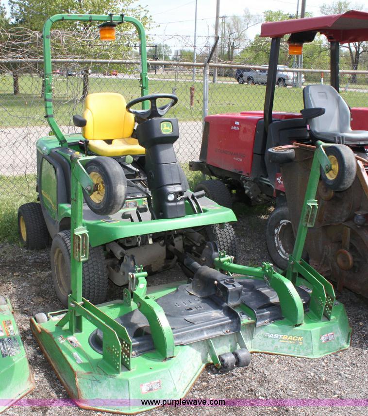 image for item 6250 2005 John Deere 1435 riding lawn mower