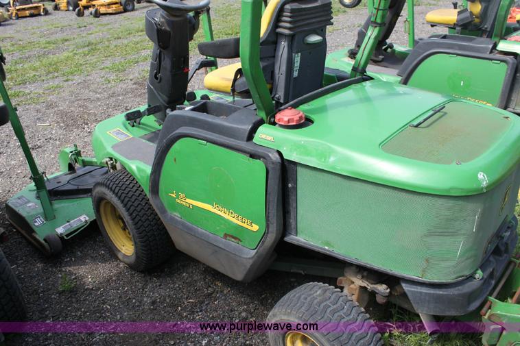 image for item 6250 2005 John Deere 1435 riding lawn mower