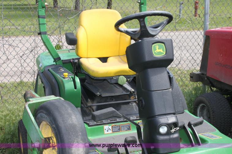image for item 6250 2005 John Deere 1435 riding lawn mower