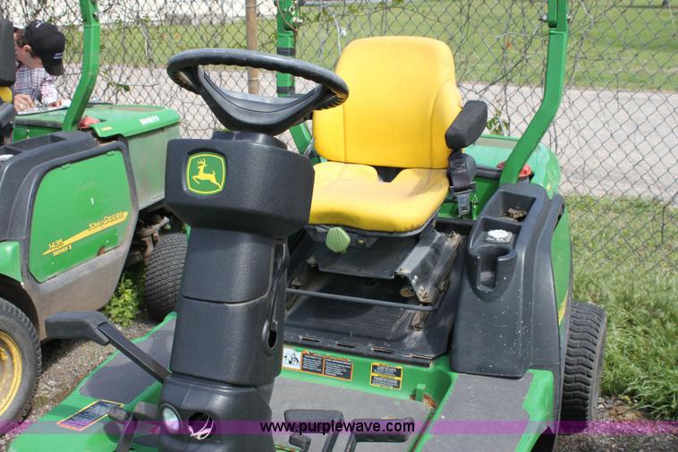 image for item 6250 2005 John Deere 1435 riding lawn mower