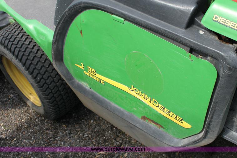 image for item 6250 2005 John Deere 1435 riding lawn mower