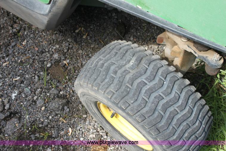 image for item 6250 2005 John Deere 1435 riding lawn mower