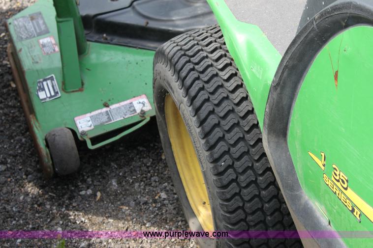 image for item 6250 2005 John Deere 1435 riding lawn mower