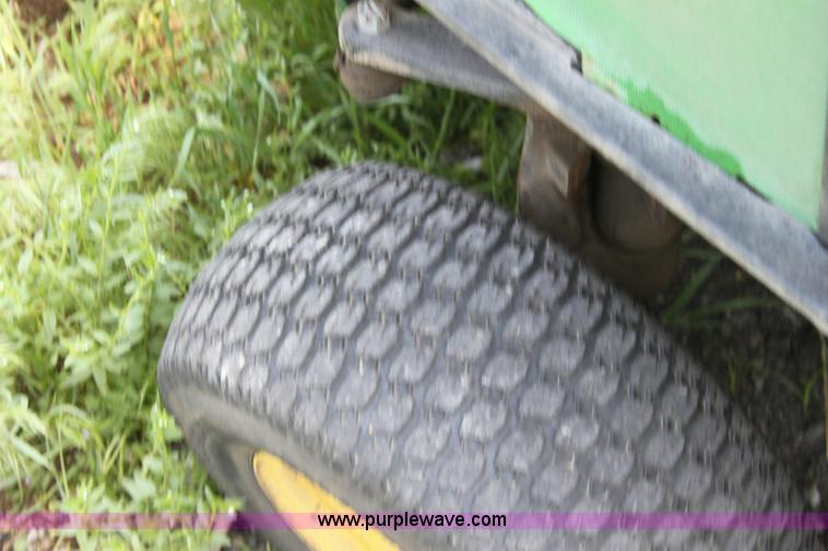 image for item 6250 2005 John Deere 1435 riding lawn mower