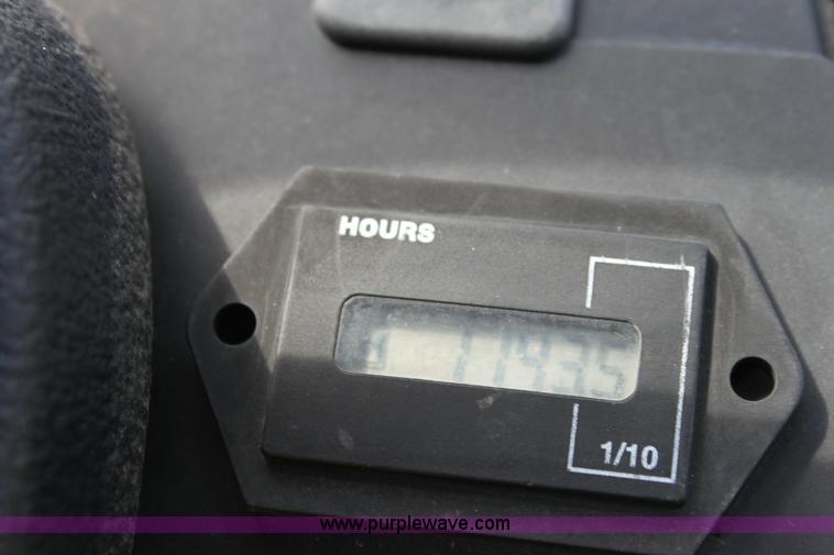 image for item 6250 2005 John Deere 1435 riding lawn mower