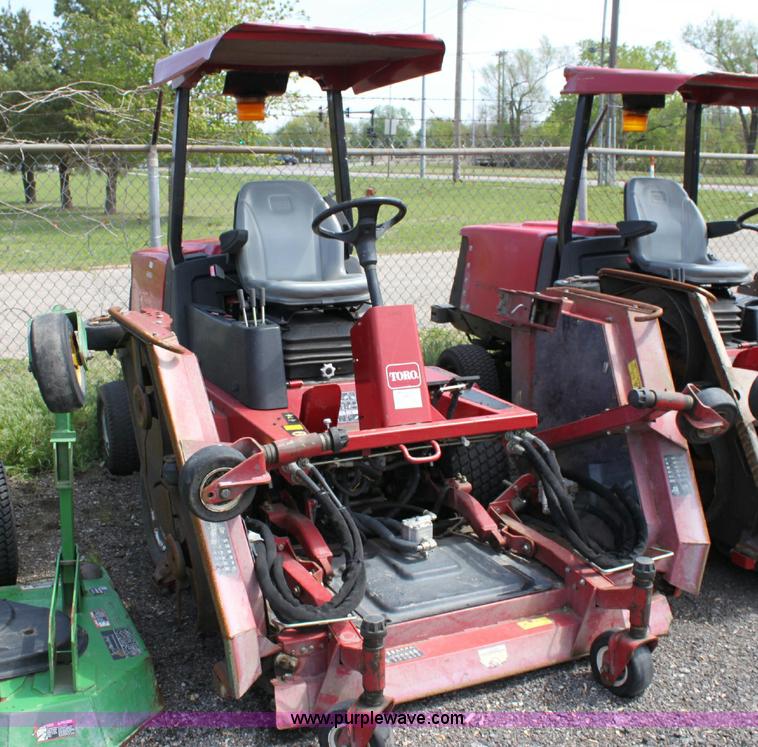 image for item 6251 2003 Toro Groundsmaster 4100-D riding lawn mower