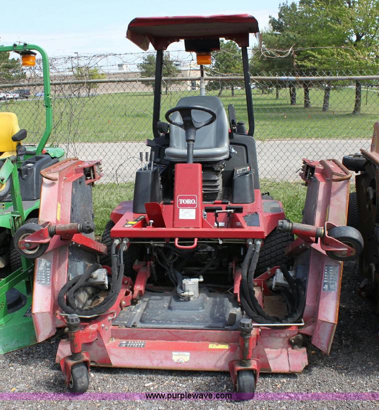 image for item 6251 2003 Toro Groundsmaster 4100-D riding lawn mower