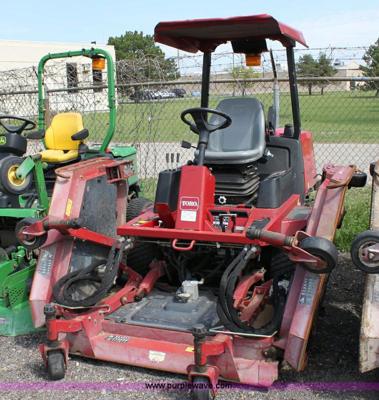image for item 6251 2003 Toro Groundsmaster 4100-D riding lawn mower