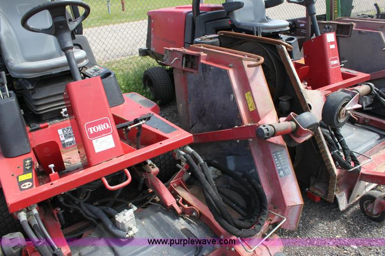 image for item 6251 2003 Toro Groundsmaster 4100-D riding lawn mower