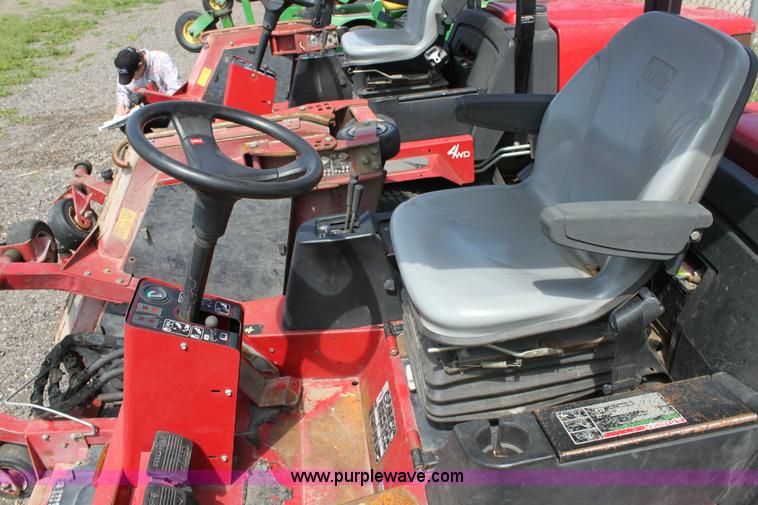 image for item 6252 2003 Toro Groundsmaster 4100D riding lawn mower