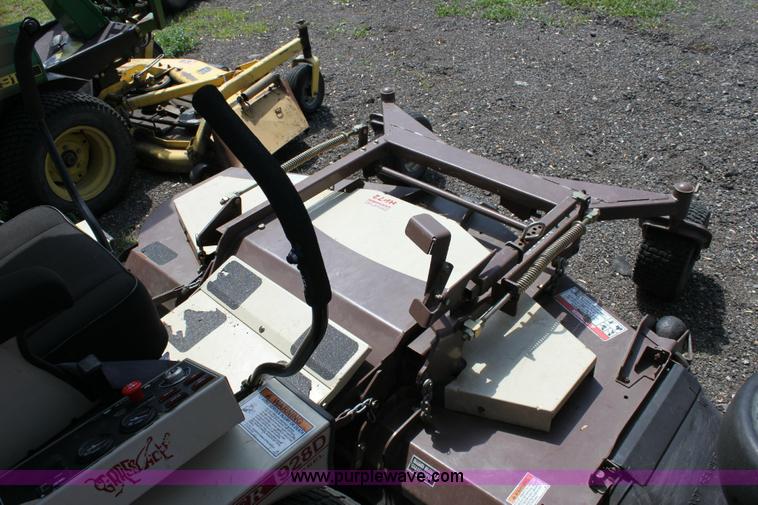 image for item 6253 Grasshopper 928D riding lawn mower