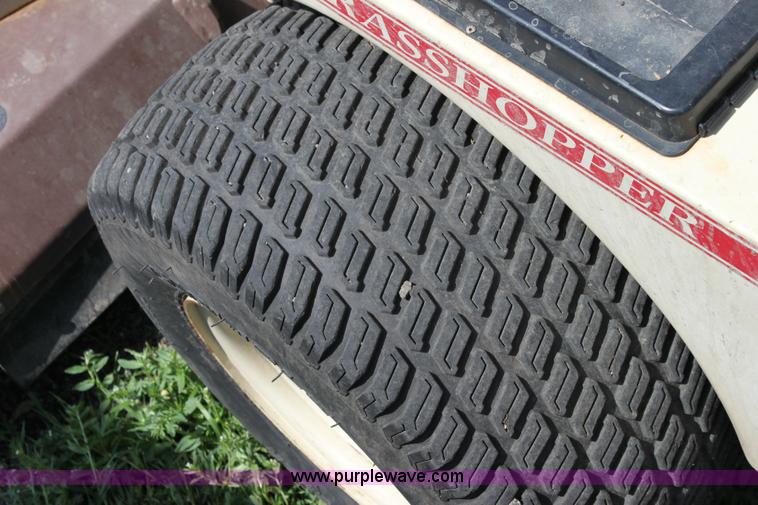 image for item 6253 Grasshopper 928D riding lawn mower