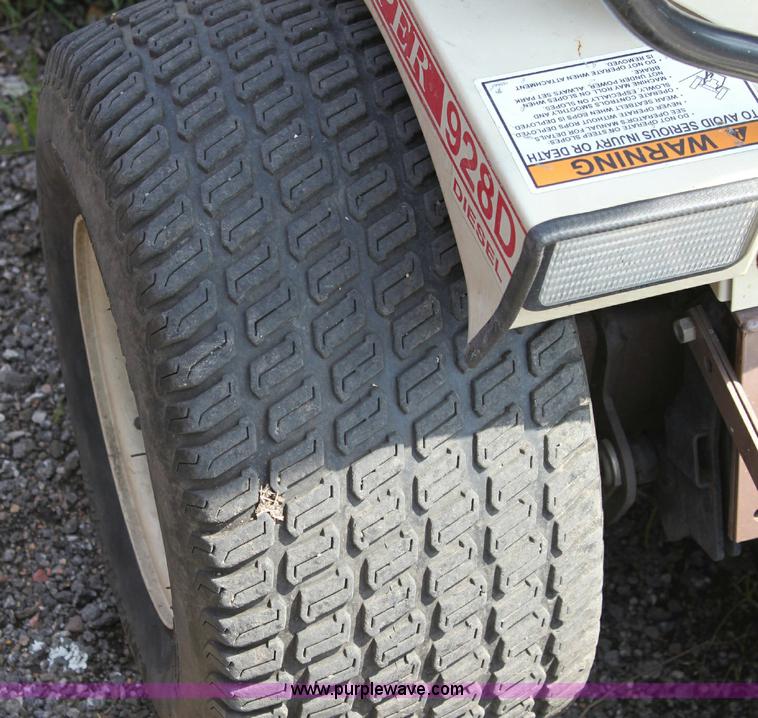 image for item 6253 Grasshopper 928D riding lawn mower