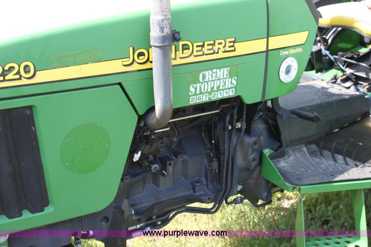 image for item 6256 2004 John Deere 5220 tractor