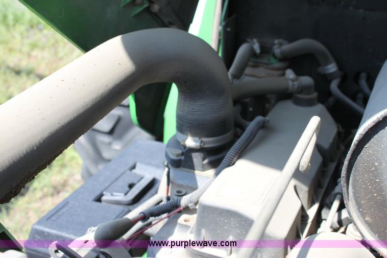 image for item 6256 2004 John Deere 5220 tractor