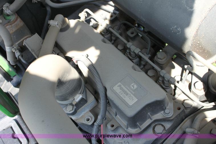 image for item 6256 2004 John Deere 5220 tractor
