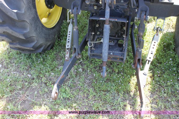 image for item 6256 2004 John Deere 5220 tractor