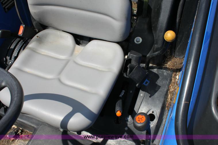 image for item 6258 2007 New Holland TN60A tractor