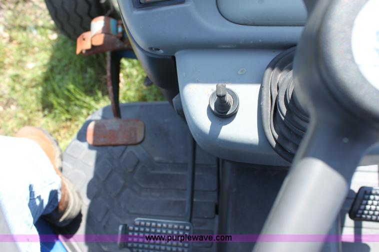 image for item 6259 2007 New Holland TN60A tractor