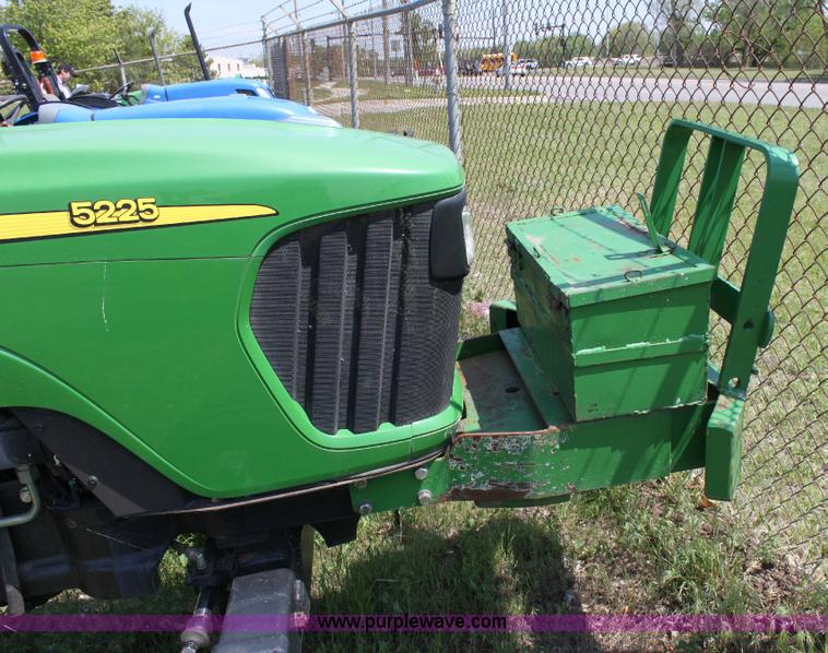 image for item 6260 2007 John Deere 5225 tractor